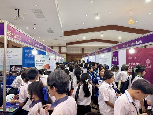 漢語橋梁，美甲添彩——記泰國第三屆HSK留學(xué)中國與就業(yè)展中的特色服務(wù)